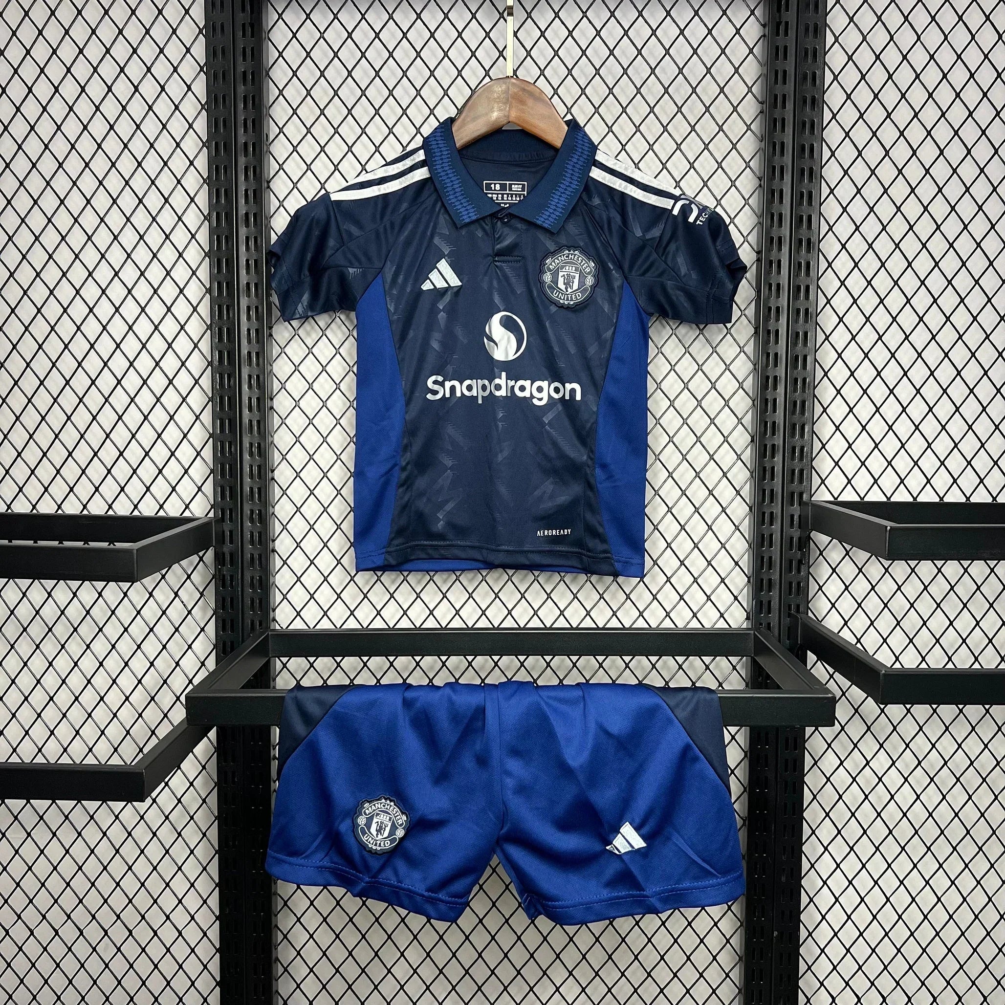 kit-enfant-manchester-united-4