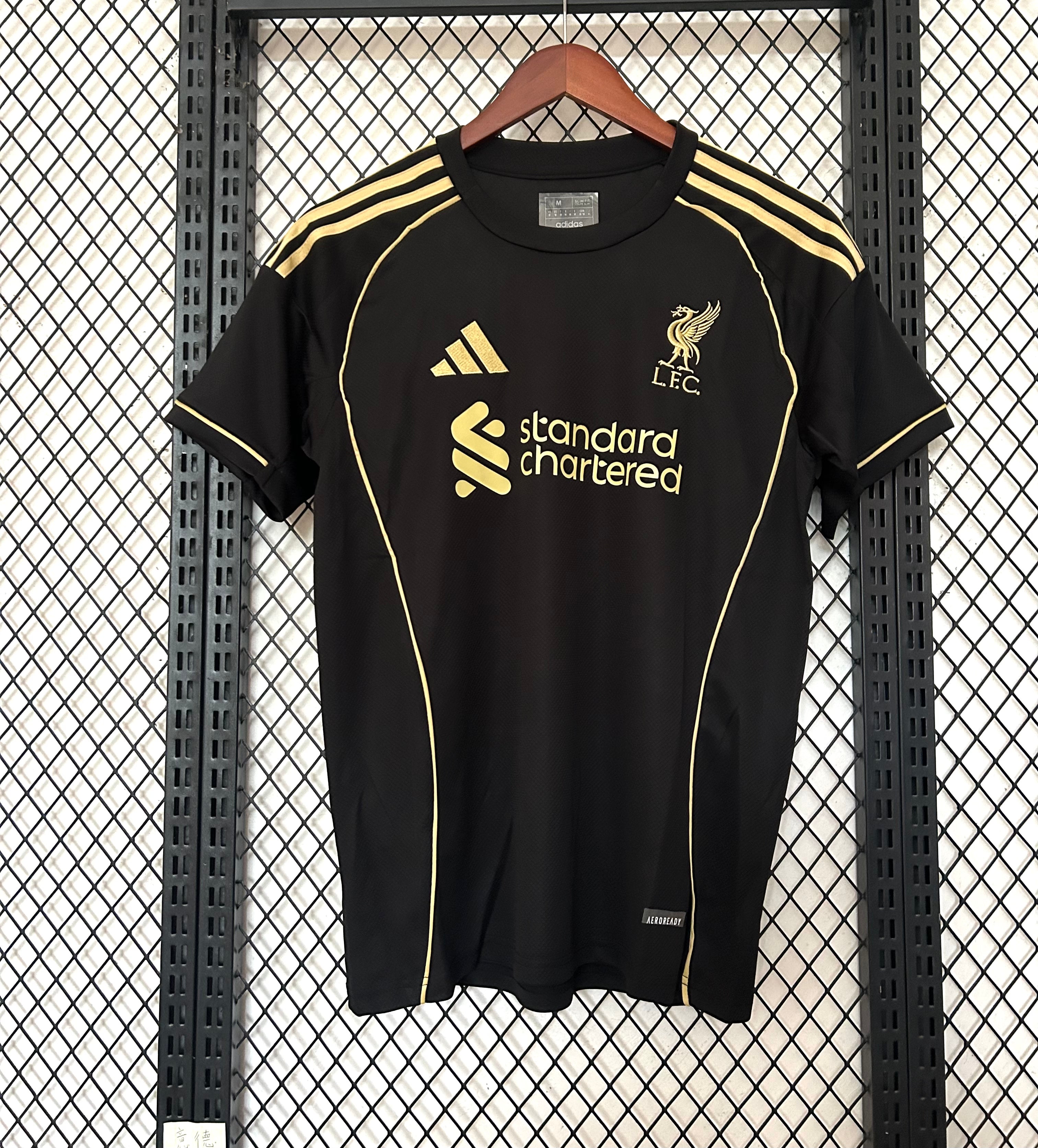 maillot-liverpool-2025-2028