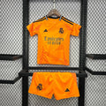 kit-enfant-real-madrid-exterieur-2024-2025