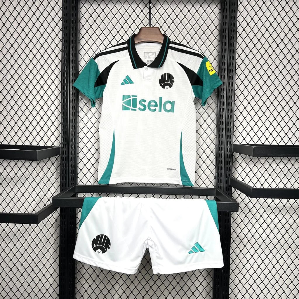 kit-enfant-newcastle-exterieur-2024-2025